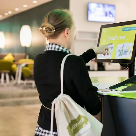 Hotel Arcotel Donauzentrum 4*