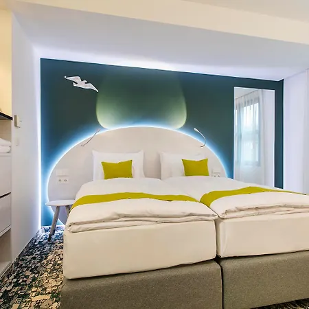 Hotel Arcotel Donauzentrum 4*