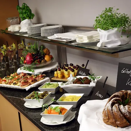 By Ihg