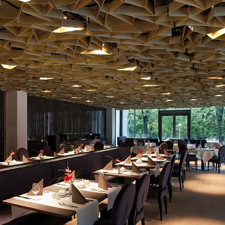 Hotel Doubletree By Hilton Schonbrunn Viena