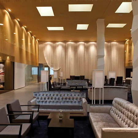 Hotel Doubletree By Hilton Schonbrunn Viena