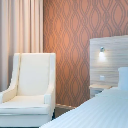 Hotel Leonardo Hauptbahnhof 4*