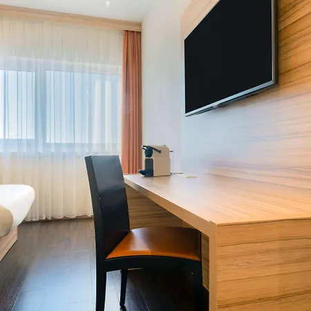 Leonardo Hauptbahnhof Hotel 4*