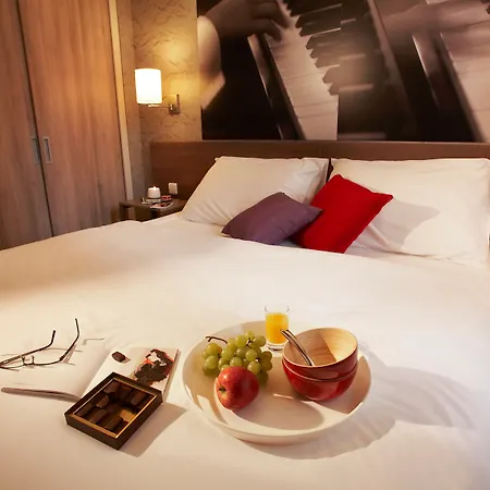 Adagio City 4*
