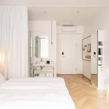Schani Salon Hotel