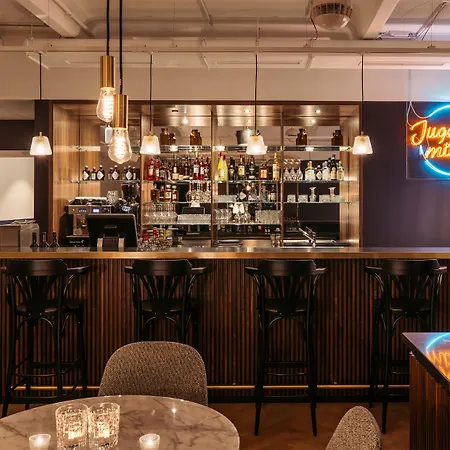 Schani Salon Hotel