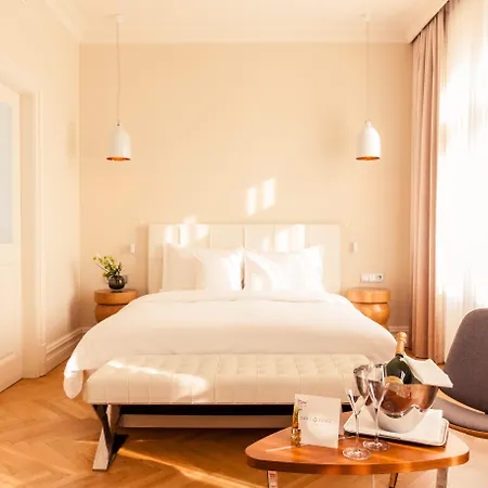 Sans Souci Hotel