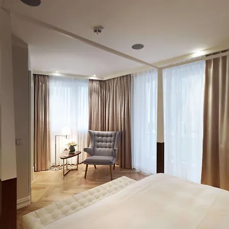 Hotel Sans Souci 5*