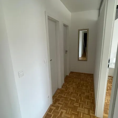 Ferienwohnung / Simmering Apartment *