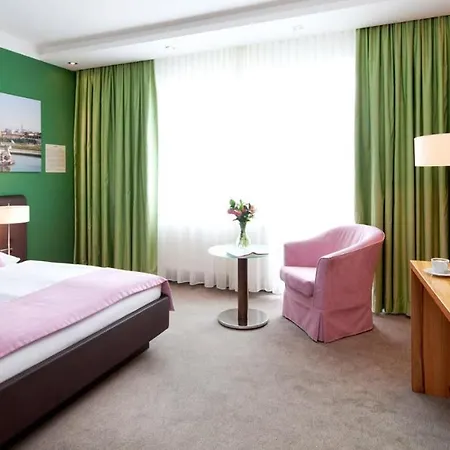 Hotel Henriette Stadthotel 4*