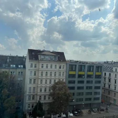 Privatunterkunft Rooftop 2