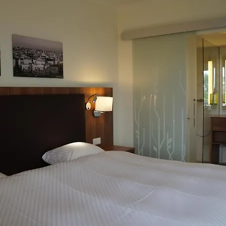 Carathotel Park *