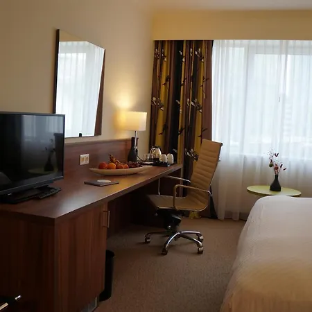 Carathotel Park *
