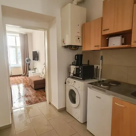 Peaceful 1br Apt. Near Metro Station Langenfeldg. Viena