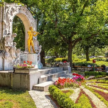 Klimatisiertes, Ruhiges Dachgeschoss Cityapartment Im Zentrum Wiens Apartamento Viena