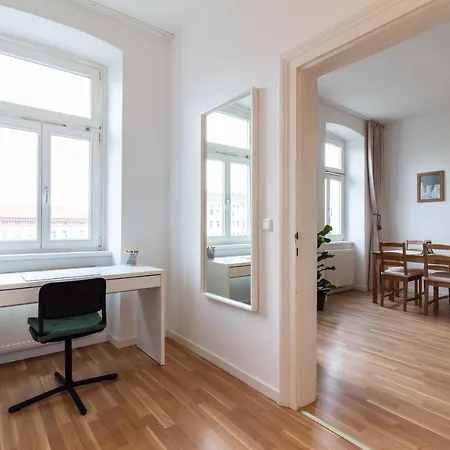 Central Apartment *