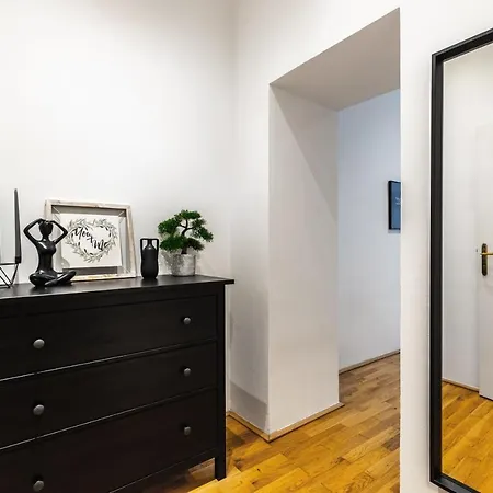 Appartement Stylish Designed In A Calm District