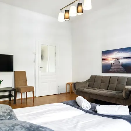 Beautiful 2br Aptartment 12 Minutes To Downtown * Viena