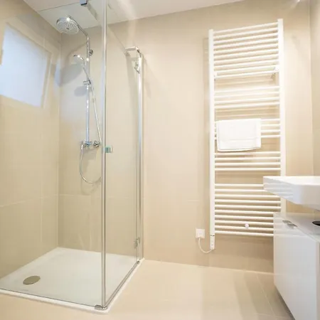 Orestaliving - Penthouse With Designer Renovation Apartment Wien