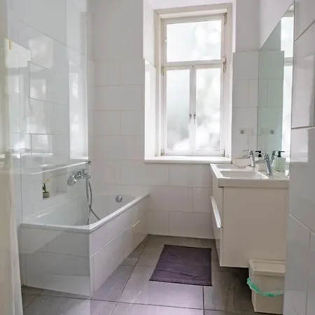 Central Living - Schoenbrunn Apartment
