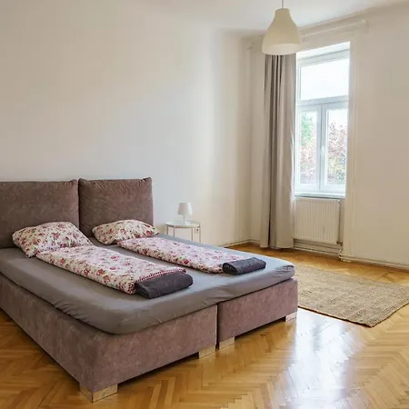 Central Living - Schoenbrunn Apartment Vienna