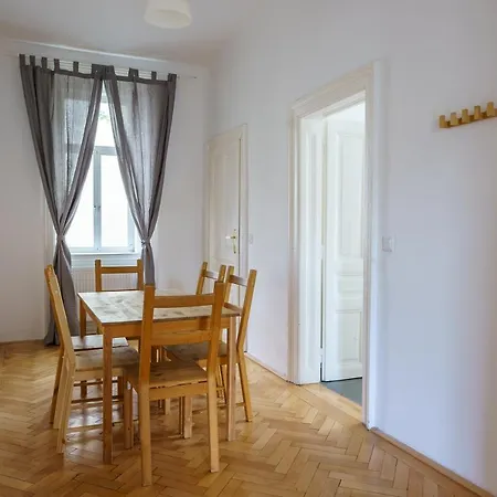 Central Living - Schoenbrunn Apartment Vienna