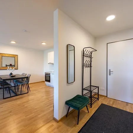 Apartment Modernes Stadtapartment Mit Terrasse *