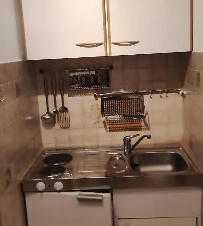 2-room Near Westbahnhof Apartment *