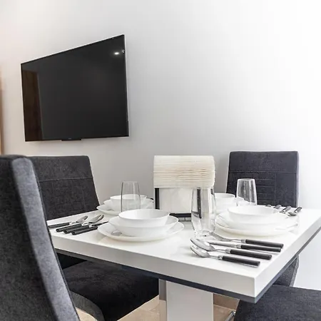 9 Min From Center - Beautiful Near U1 Reumannplatz Apartment Vienna