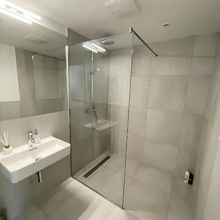 Contactless Self-check-in - Penthouse Apartment *