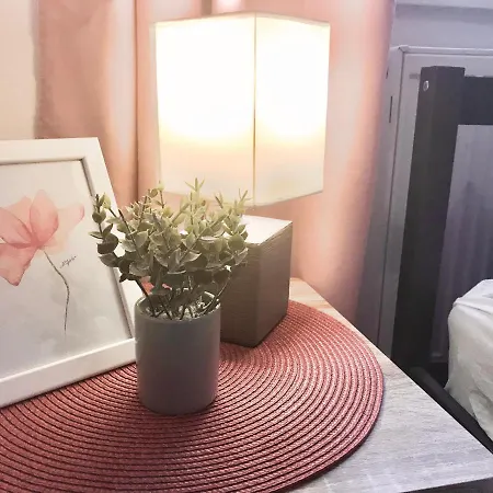 Nr.1 Perfect 3 Bedrooms Near To Main Train Station *