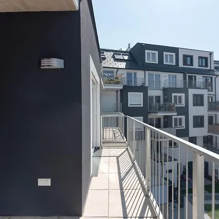 Neu Und Hell In Zentraler Ruhelage Mit Parkplatz Apartment