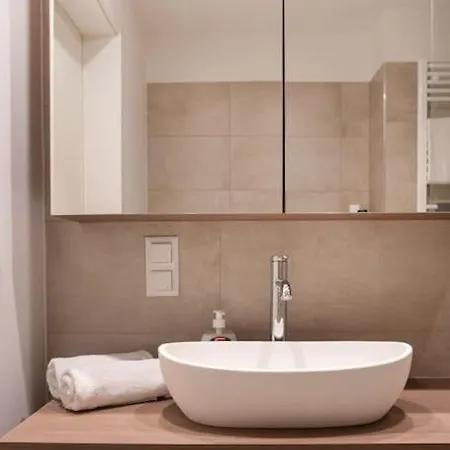 Neu Und Hell In Zentraler Ruhelage Mit Parkplatz Apartment *