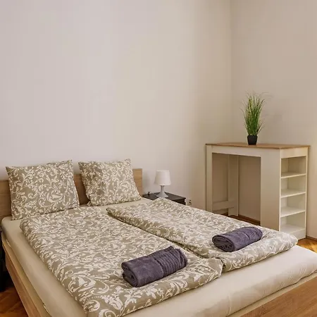 Naschmarkt Apartment Vienna