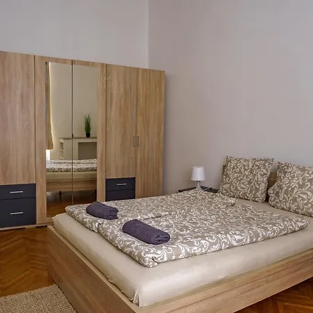 Naschmarkt Apartment *