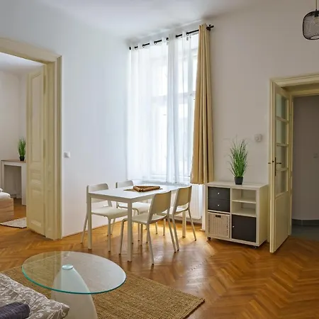 Naschmarkt Apartment Vienna