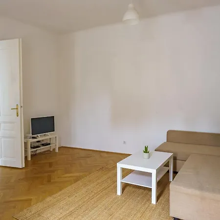 Central Living - Schoenbrunn Apartment
