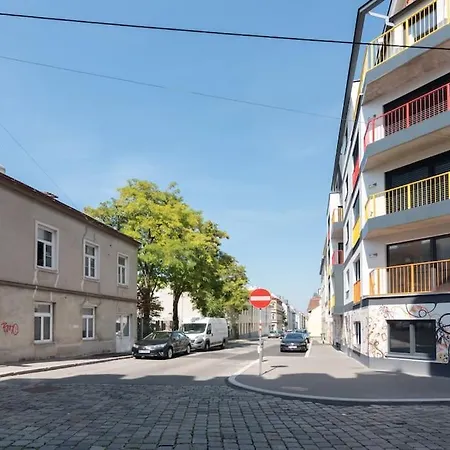 Neu Und Hell In Zentraler Ruhelage Mit Parkplatz Apartment