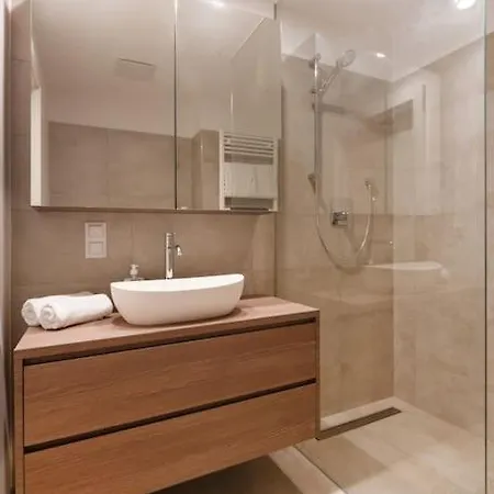 Neu Und Hell In Zentraler Ruhelage Mit Parkplatz Apartment *