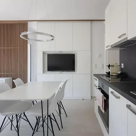Neu Und Hell In Zentraler Ruhelage Mit Parkplatz Apartment