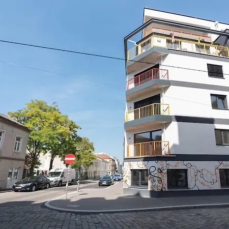 Apartment Neu Und Hell In Zentraler Ruhelage Mit Parkplatz