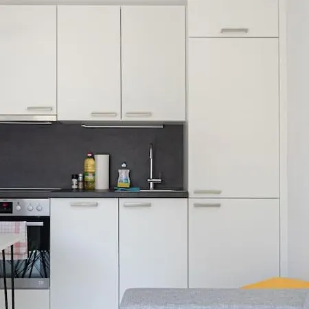Neu Und Hell In Zentraler Ruhelage Mit Parkplatz Apartment