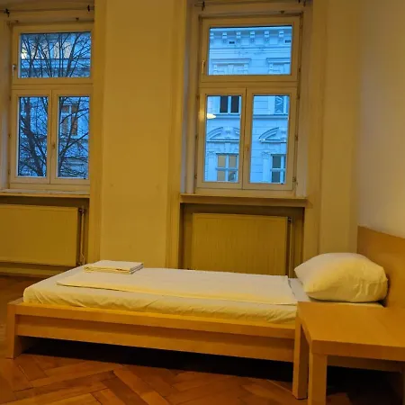 Rooms City Residence Hostel *