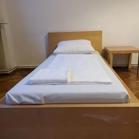 Rooms City Residence Hostel *