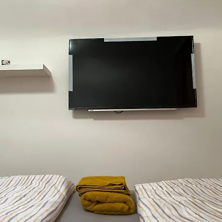 Villa Breathtaking Near Danube River /w Garden And Parking Vienna