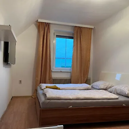 Villa Breathtaking Near Danube River /w Garden And Parking *