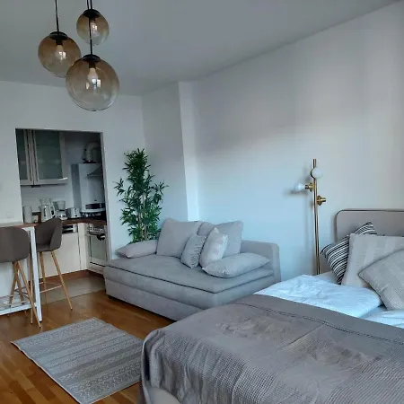 Balcony Apartment, 5 Min Walk To First District