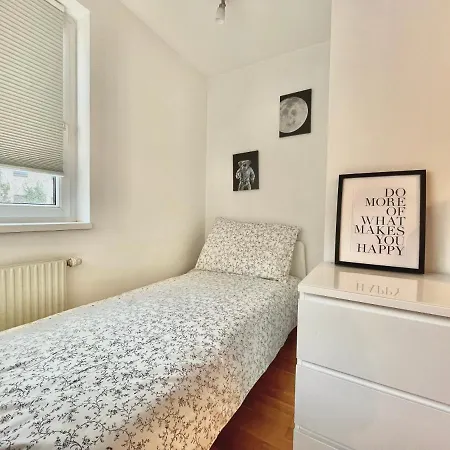 Premium With Balcony In Classy Area דירה
