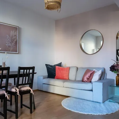 Experience Apartment *