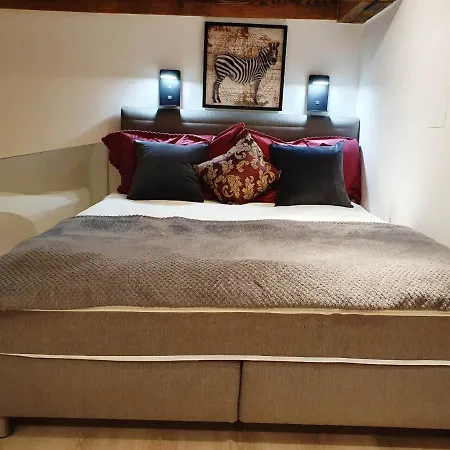 Mezzanine De Grinzing Apartman *